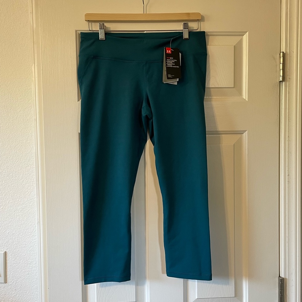 Under Armour cropped athletic leggings